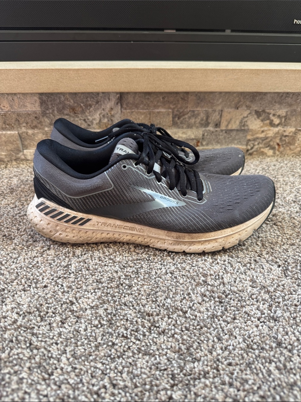 Brooks Transcend 7 Men’s 10 D Gray Black Athletic Shoes Running GUC